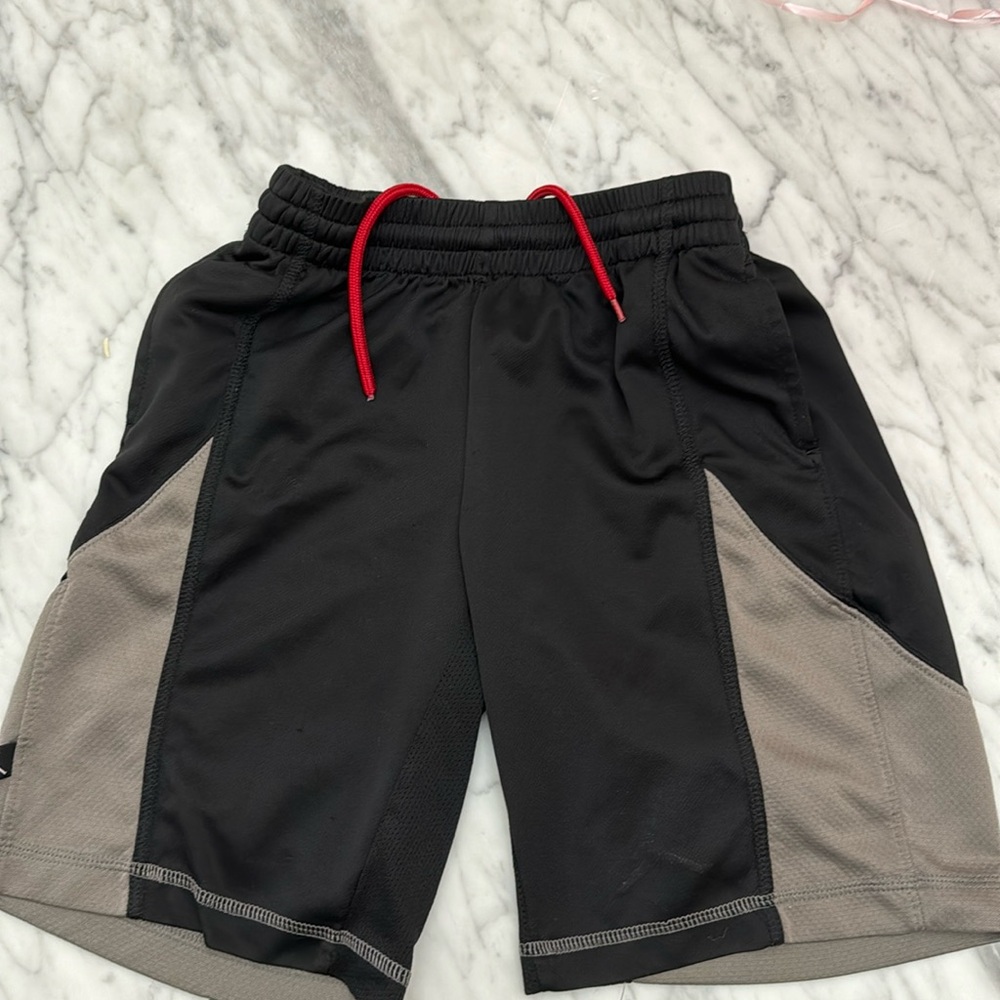 GUC MIKE DRI FIT JORDAN SHORTS sz small 8-10